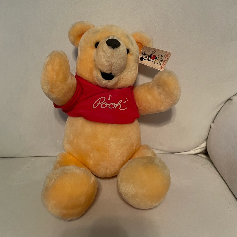 Vintage Musical plush Pooh
